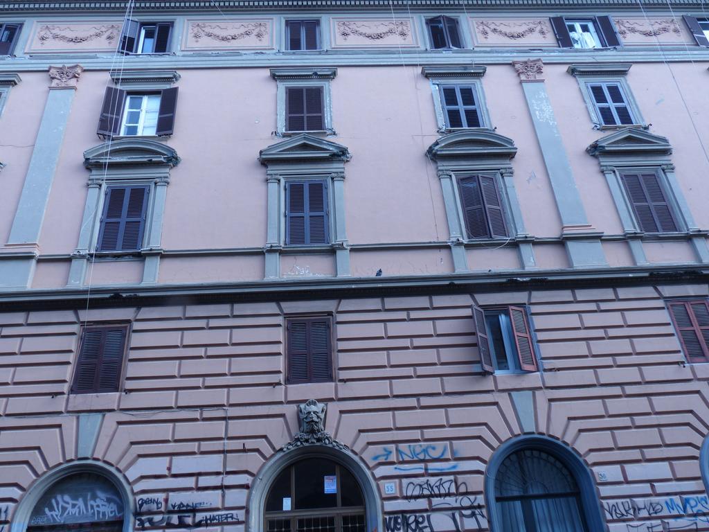 Between Termini & Colosseo Roma Exterior foto